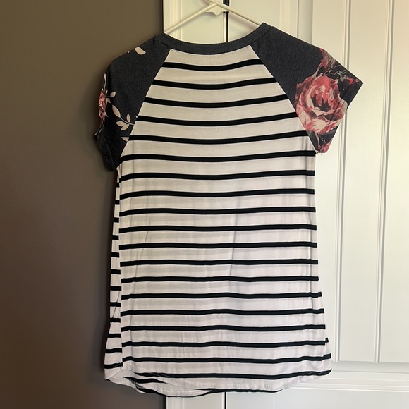 💙 5 for $20 - Tickled Teal tee - Picture 3 of 3